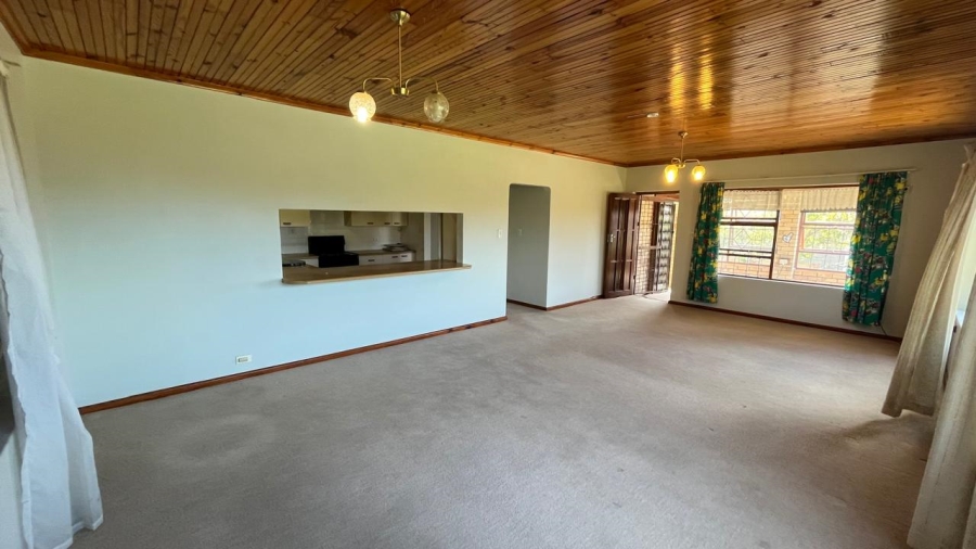 3 Bedroom Property for Sale in Wavecrest Eastern Cape